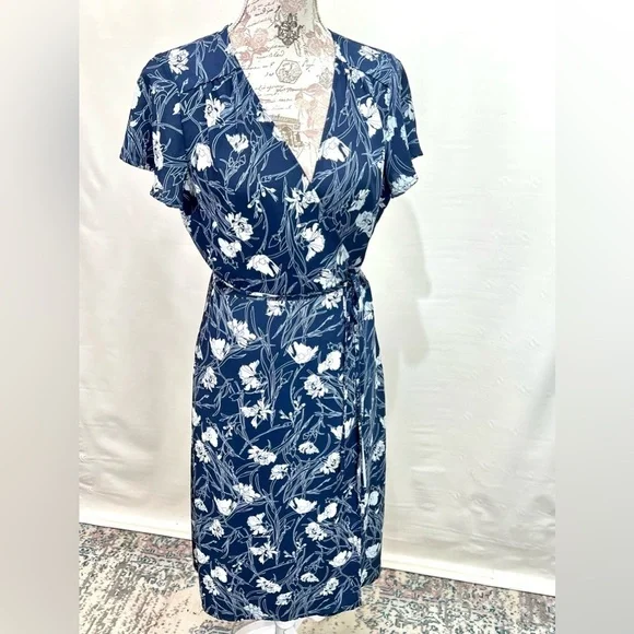 LEITH Navy Blue and White floral Wrap Midi Dress with Flutter Sleeves size M - Picture 7 of 13